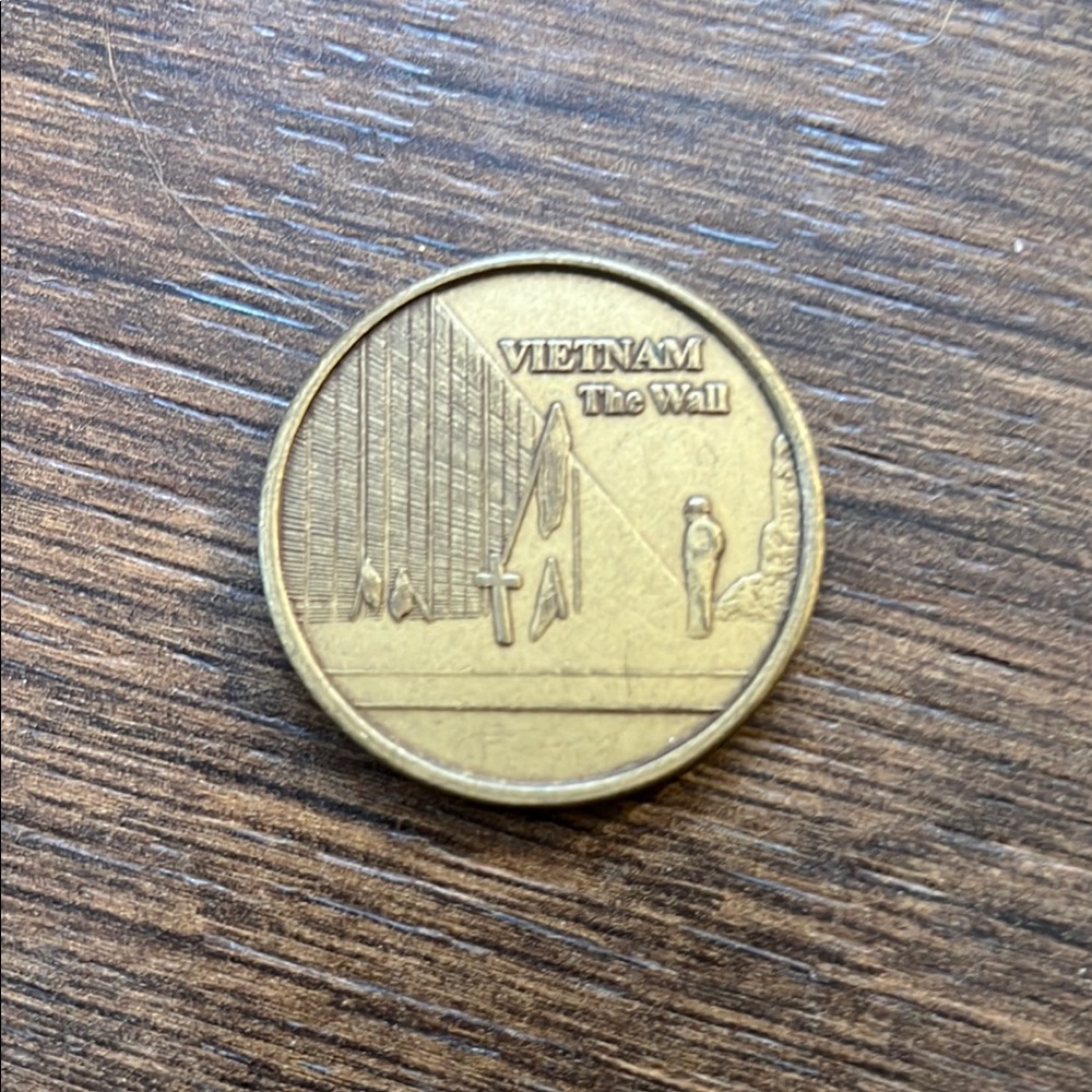 Vietnam The Wall Commemorative Coin